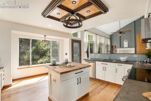 15205 Chelmsford Street