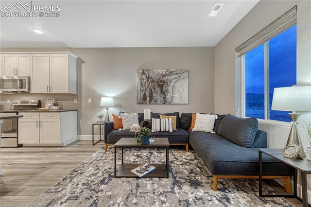 1734 Peak Prairie Lane