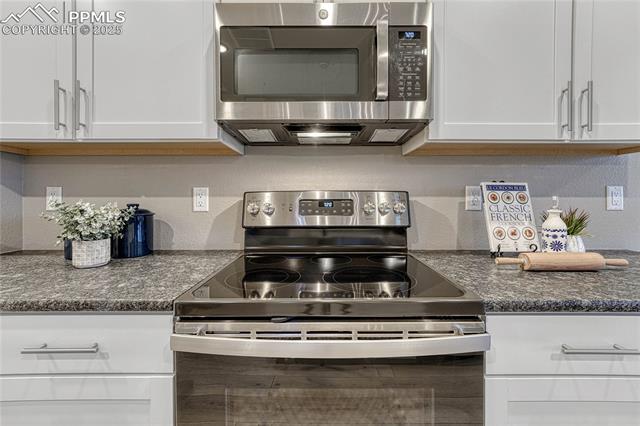 1734 Peak Prairie Lane