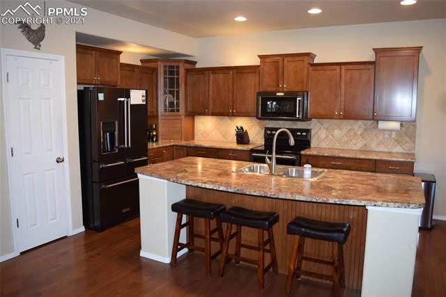 5947 Cumbre Vista Way