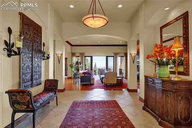 1155 High Lake View