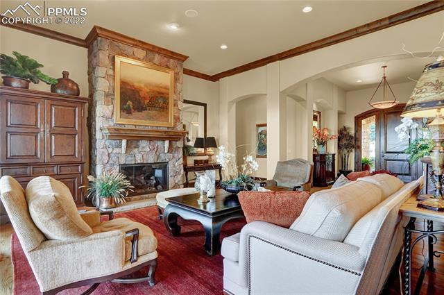1155 High Lake View