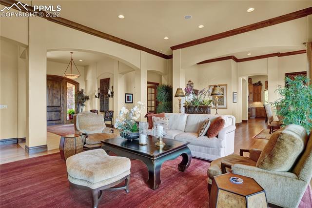 1155 High Lake View