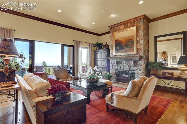 1155 High Lake View