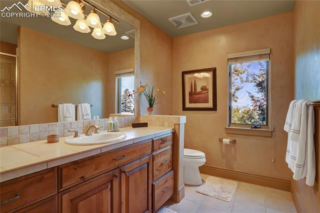 1155 High Lake View