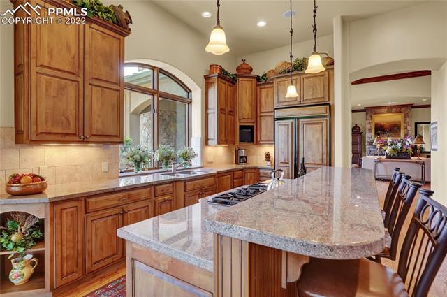 1155 High Lake View