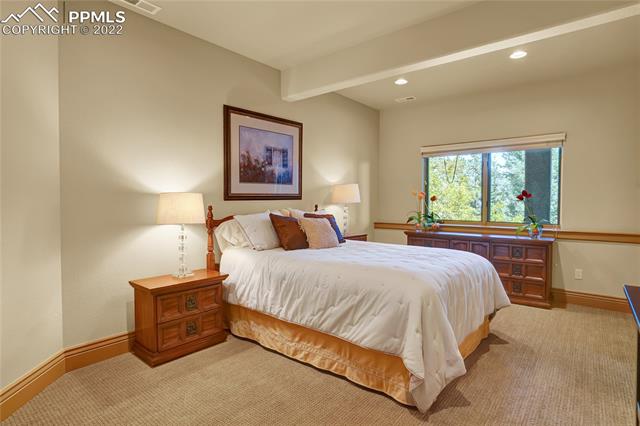 1155 High Lake View