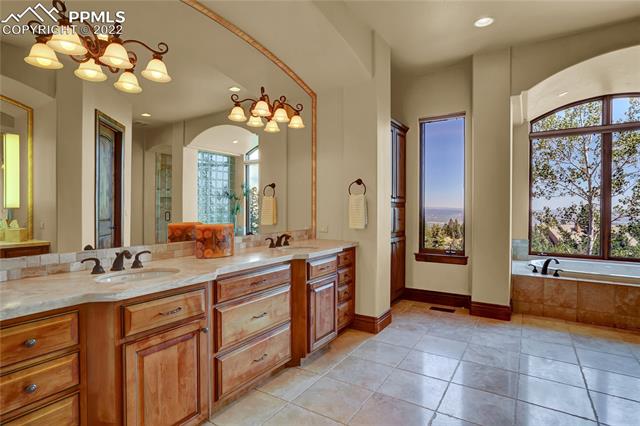 1155 High Lake View