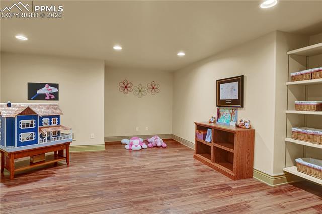 1155 High Lake View
