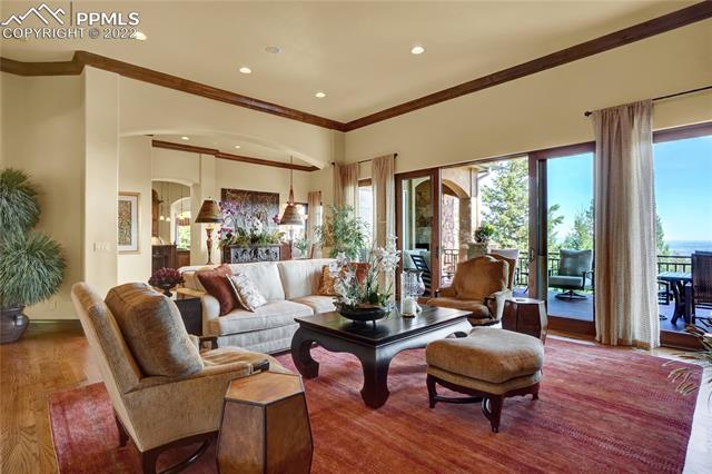 1155 High Lake View