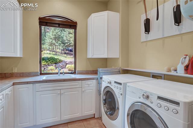 1155 High Lake View