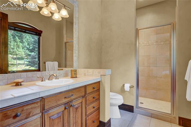 1155 High Lake View