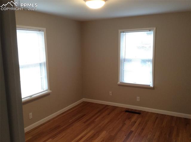 2002 hillis Court