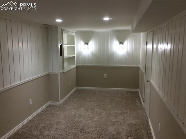 2002 hillis Court