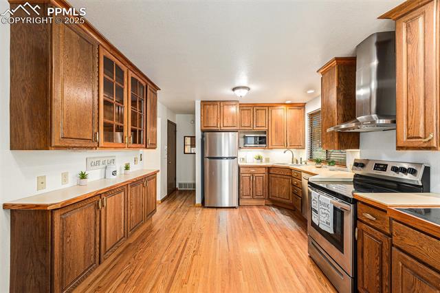 8445 Williamsburg Drive