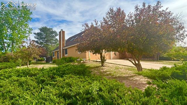 8445 Williamsburg Drive