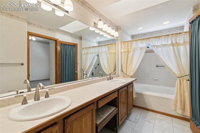 3220 Flying Horse Road