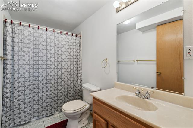 3220 Flying Horse Road