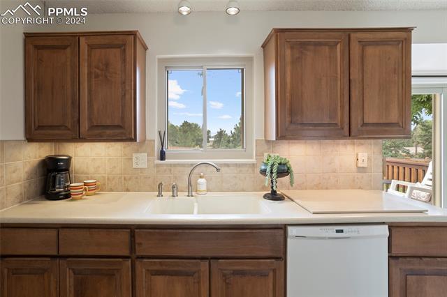 1897 Chapel Hills Drive