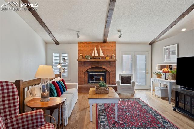 4911 Iron Horse Trail