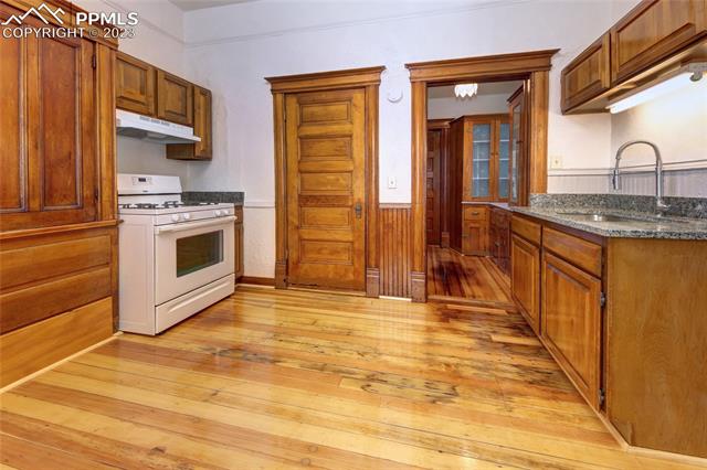 1406 W Kiowa Street