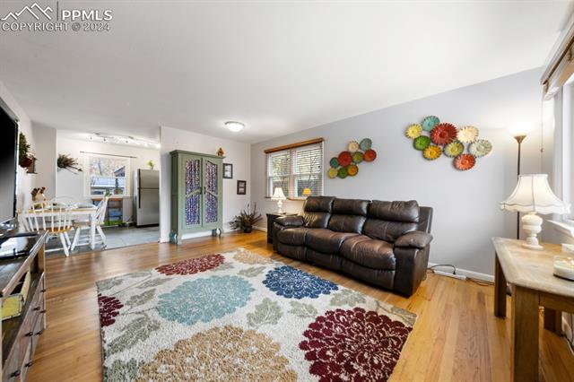 729 W Buena Ventura Street