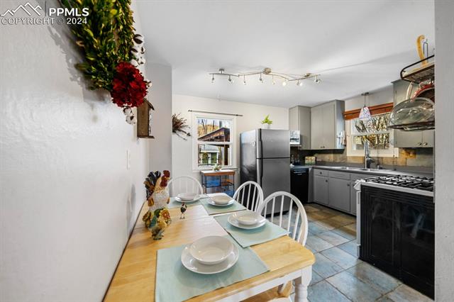 729 W Buena Ventura Street