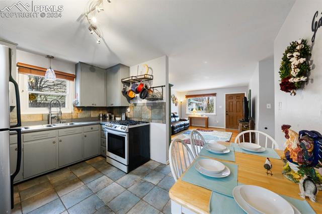 729 W Buena Ventura Street