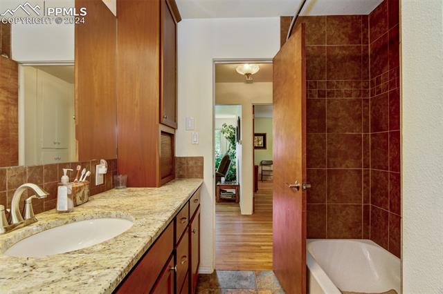 1024 E Monroe Street