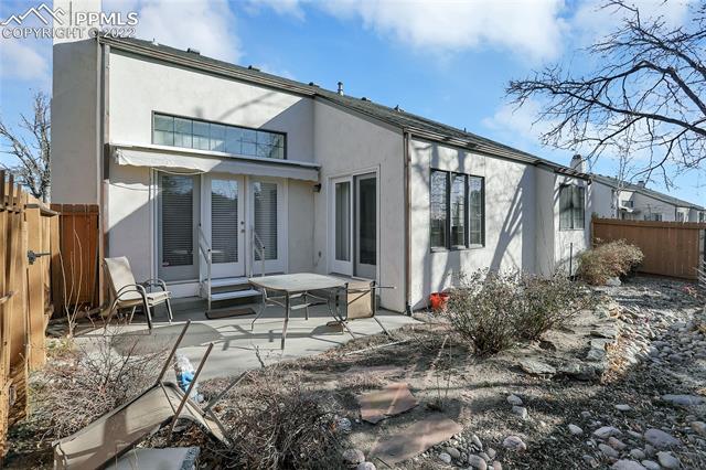 643 La Bourgade Point