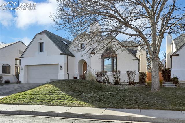 643 La Bourgade Point