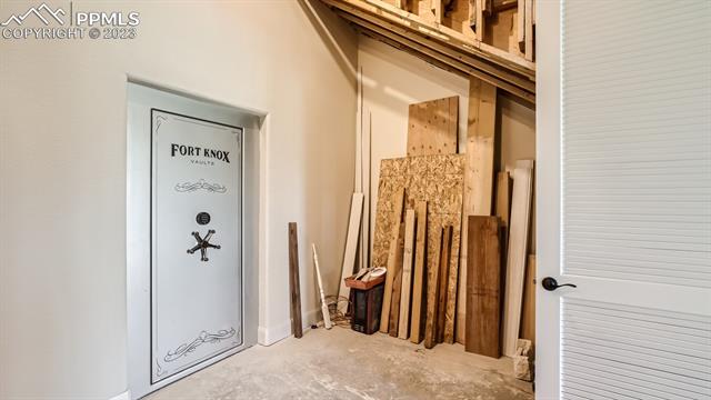 1336 Chapel Royal Court