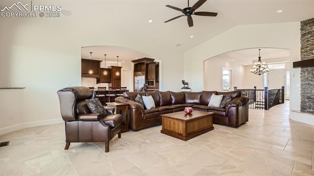 1336 Chapel Royal Court