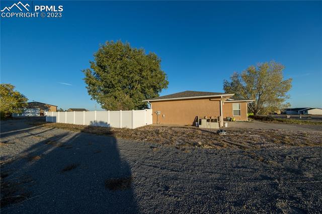 467 E Fredonia Drive