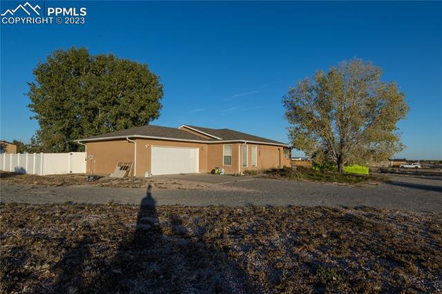467 E Fredonia Drive