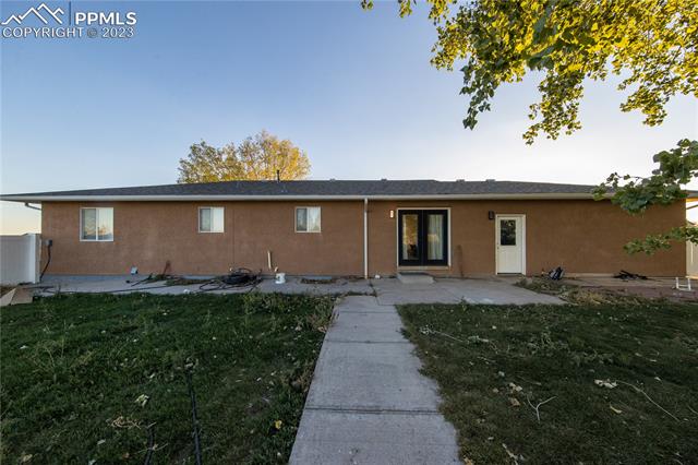 467 E Fredonia Drive