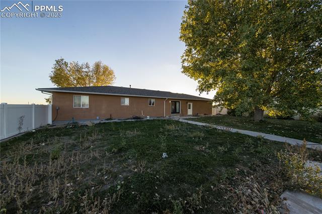 467 E Fredonia Drive
