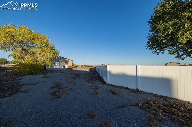 467 E Fredonia Drive
