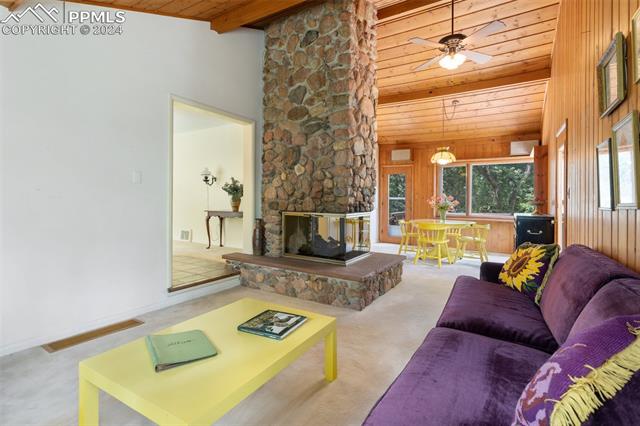 1818 Pine Grove Avenue