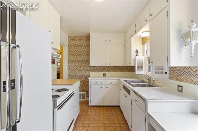 1818 Pine Grove Avenue