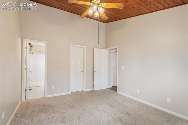 6280 Gossamer Street