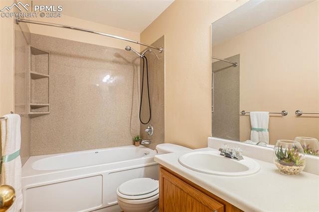 6280 Gossamer Street