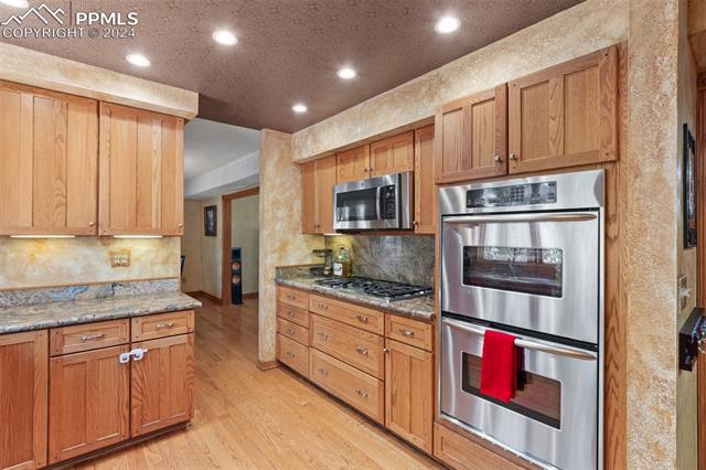 5165 Meadowgreen Drive