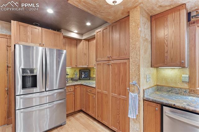 5165 Meadowgreen Drive