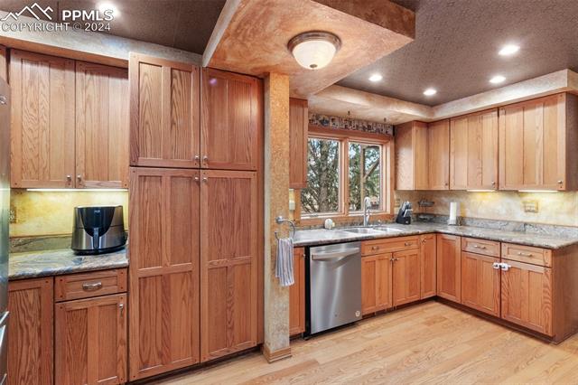 5165 Meadowgreen Drive