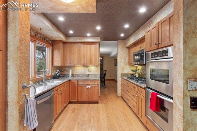 5165 Meadowgreen Drive