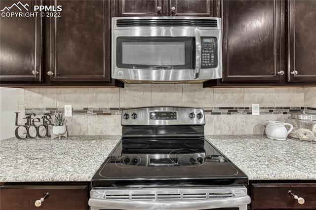 1066 Antrim Loop