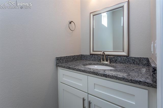 718 Thimbleberry Point