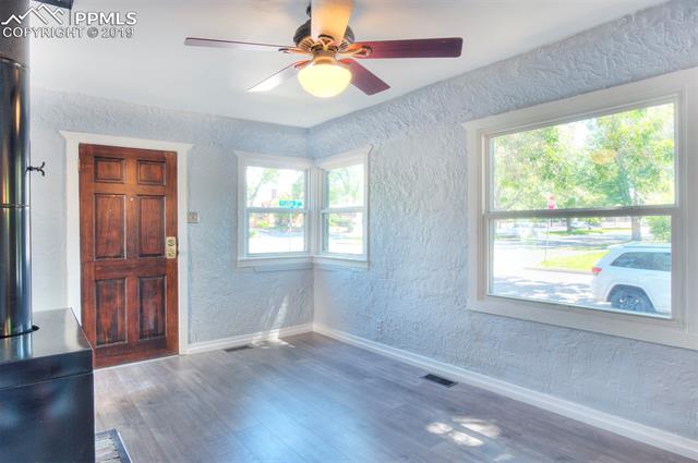 1119 E Platte Avenue