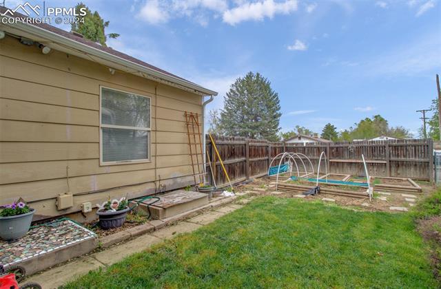 1047 Florence Avenue